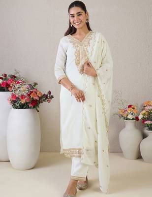 Women Paisley Embroidered Regular Kurta with Trousers & With Dupatta 2