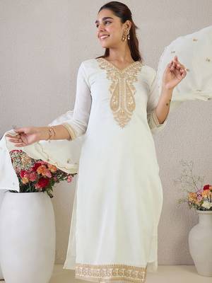 Women Paisley Embroidered Regular Kurta with Trousers & With Dupatta 6