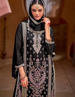 Motifs Embroidered Sweetheart Neck Zari Straight Kurta With Palazzos & Dupatta 1