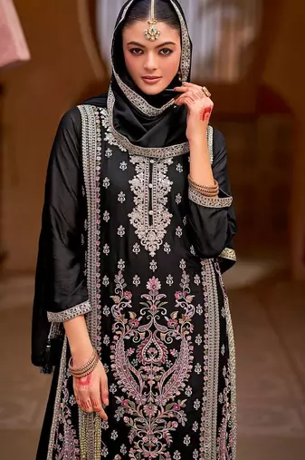 Motifs Embroidered Sweetheart Neck Zari Straight Kurta With Palazzos & Dupatta