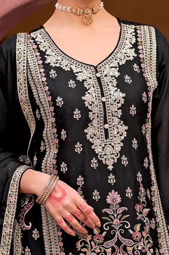 Motifs Embroidered Sweetheart Neck Zari Straight Kurta With Palazzos & Dupatta
