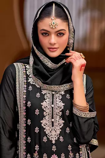 Motifs Embroidered Sweetheart Neck Zari Straight Kurta With Palazzos & Dupatta