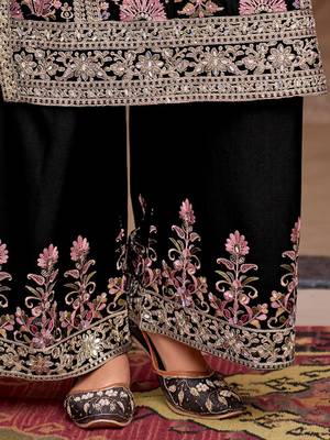 Motifs Embroidered Sweetheart Neck Zari Straight Kurta With Palazzos & Dupatta 6