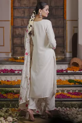 Women Floral Embroidered Regular Thread Work Kurta with Trousers & With Dupatta