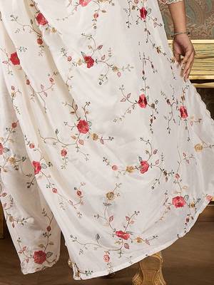 Women Floral Embroidered Regular Thread Work Kurta with Trousers & With Dupatta 7