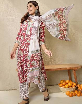 Floral Printed V-Neck Pure Cotton Straight Kurta With Trousers And Dupatta 7