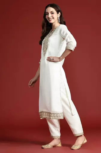 Women Paisley Embroidered Kurta with Trousers & With Dupatta