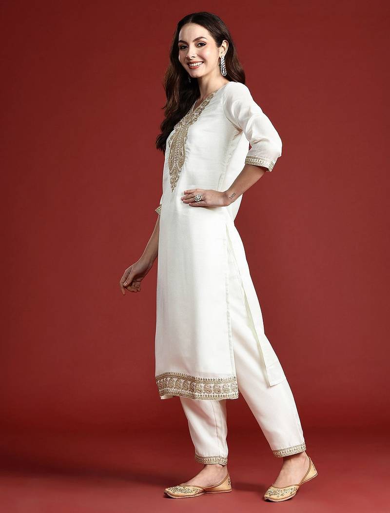 Women Paisley Embroidered Kurta with Trousers & With Dupatta