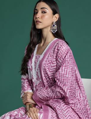 Women Floral Printed Regular  Cotton Kurta with Trousers & With Dupatta 2