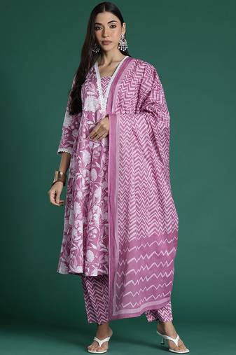 Women Floral Printed Regular  Cotton Kurta with Trousers & With Dupatta