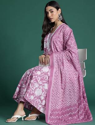 Women Floral Printed Regular  Cotton Kurta with Trousers & With Dupatta 8