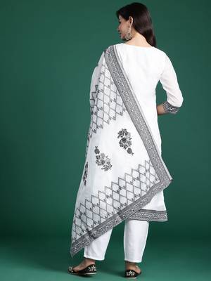 Floral Woven Design Kurta With Trousers & Dupatta 7