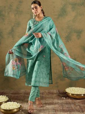 Floral Embroidered Thread Work Chanderi Silk Kurta with Trousers & Dupatta 1