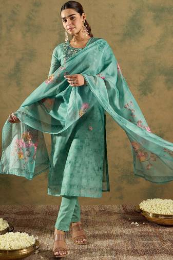 Floral Embroidered Thread Work Chanderi Silk Kurta with Trousers & Dupatta
