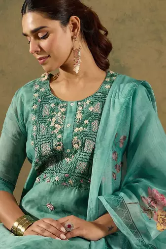 Floral Embroidered Thread Work Chanderi Silk Kurta with Trousers & Dupatta