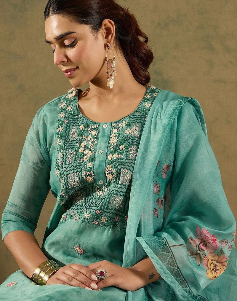 Floral Embroidered Thread Work Chanderi Silk Kurta with Trousers & Dupatta