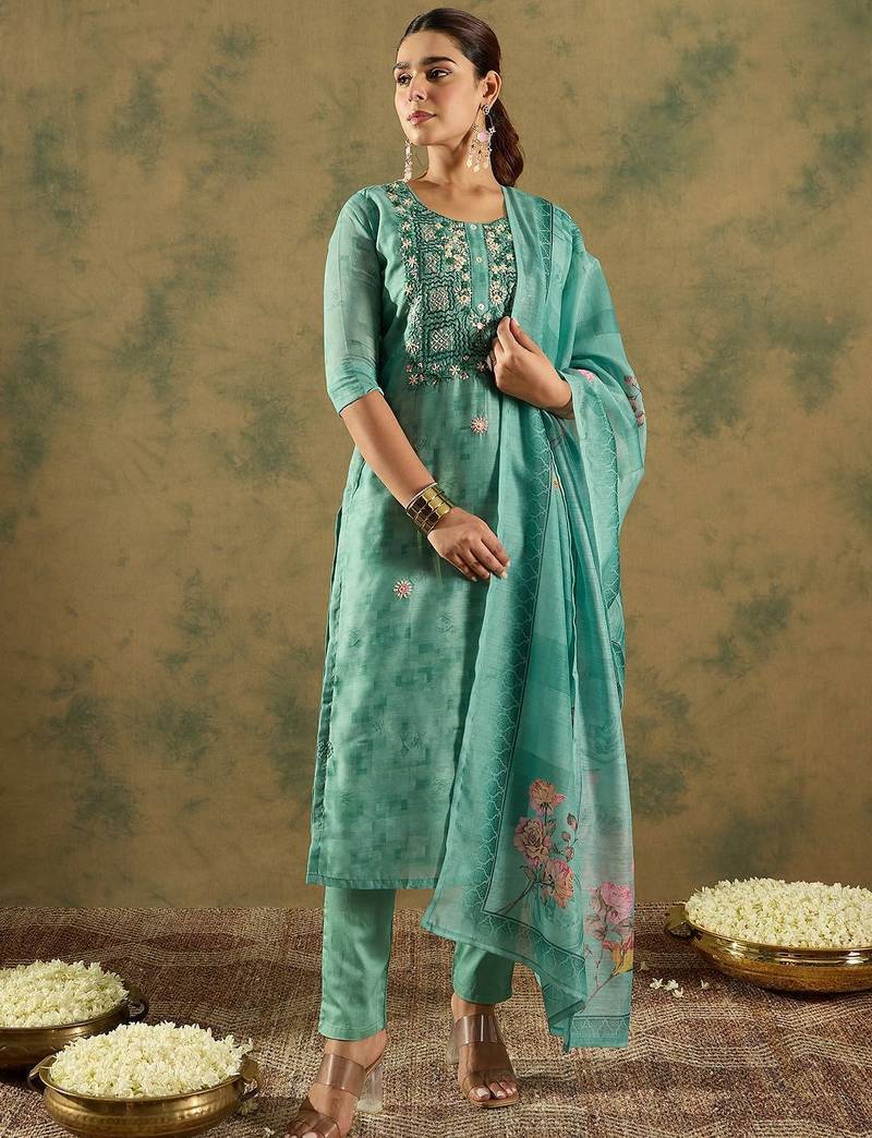 Floral Embroidered Thread Work Chanderi Silk Kurta with Trousers & Dupatta