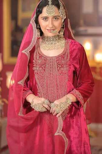 Ethnic Motifs Embroidered Sequinned Velvet Kurta With Trousers & Dupatta