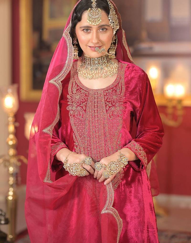 Ethnic Motifs Embroidered Sequinned Velvet Kurta With Trousers & Dupatta
