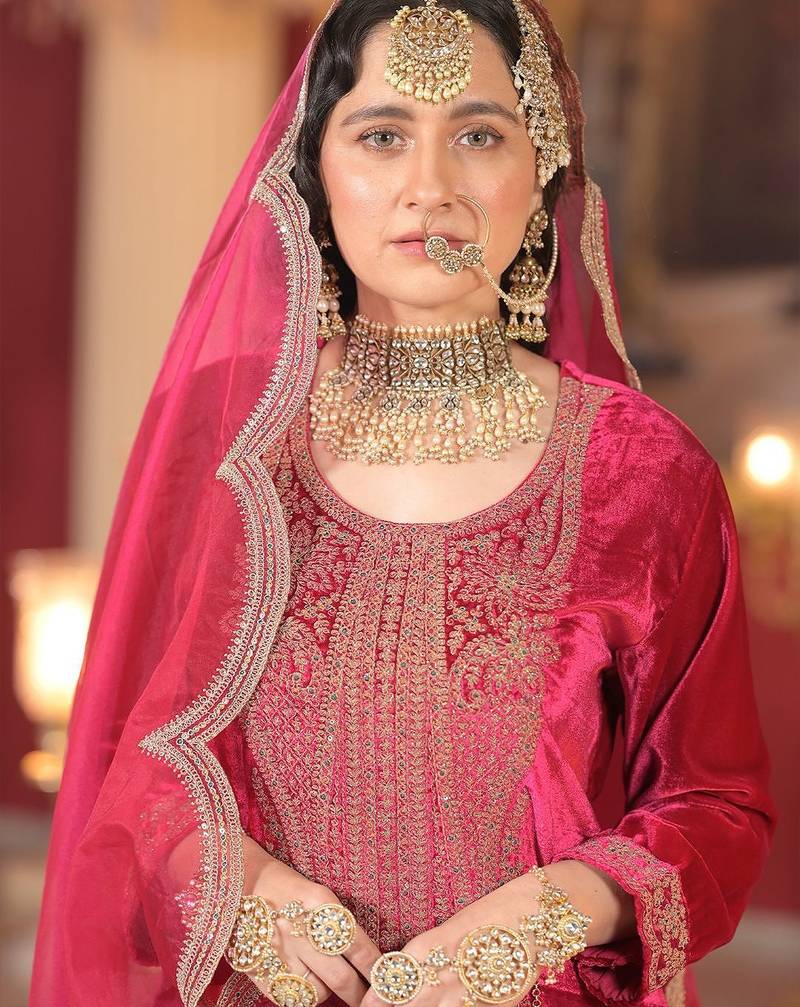 Ethnic Motifs Embroidered Sequinned Velvet Kurta With Trousers & Dupatta