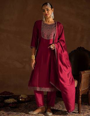 Maroon Ethnic Motifs Embroidered Regular Sequinned Kurta with Trousers & Dupatta 1