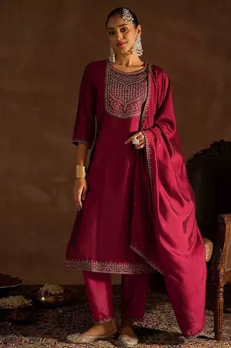 Maroon Ethnic Motifs Embroidered Regular Sequinned Kurta with Trousers & Dupatta