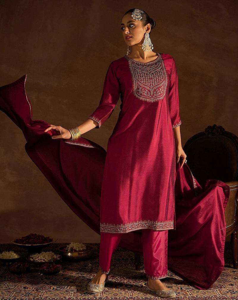 Maroon Ethnic Motifs Embroidered Regular Sequinned Kurta with Trousers & Dupatta