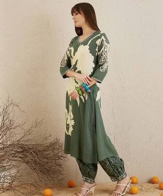 Green Floral Printed Sequinned V-Neck Straight Kurta With Salwar 3