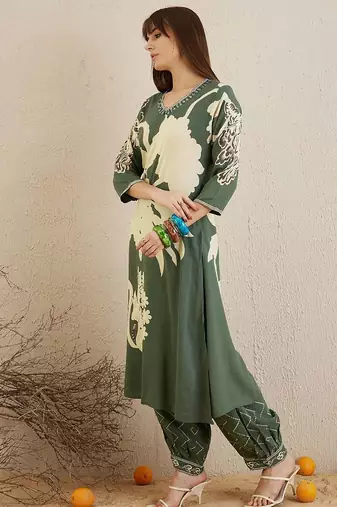Green Floral Printed Sequinned V-Neck Straight Kurta With Salwar