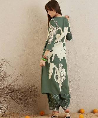 Green Floral Printed Sequinned V-Neck Straight Kurta With Salwar 4