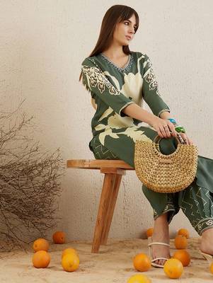 Green Floral Printed Sequinned V-Neck Straight Kurta With Salwar 6