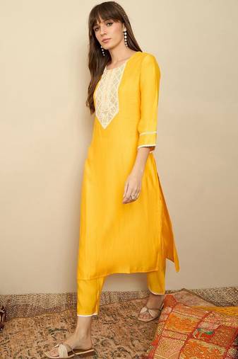 Floral Embroidered Sequinned Liva Straight Kurta With Trousers
