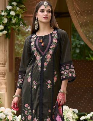 Women Floral Embroidered Panelled Thread Work Kurta with Trousers & With Dupatta 1