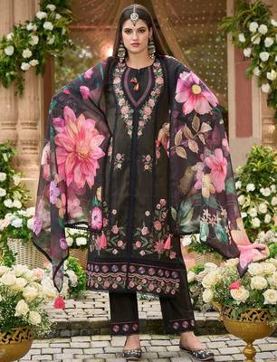 Women Floral Embroidered Panelled Thread Work Kurta with Trousers & With Dupatta 2