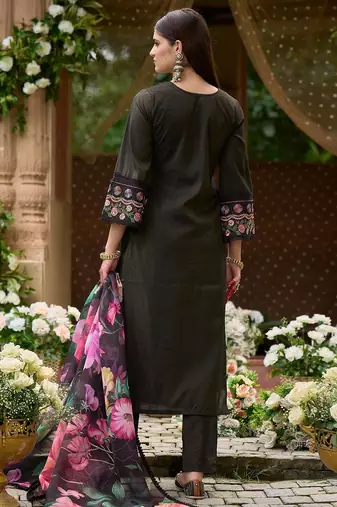 Women Floral Embroidered Panelled Thread Work Kurta with Trousers & With Dupatta