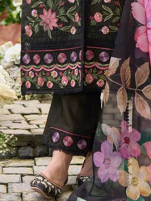 Women Floral Embroidered Panelled Thread Work Kurta with Trousers & With Dupatta 7