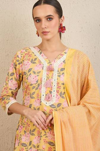 Floral Printed Thread Work  Cotton Straight Kurta With Trousers & Dupatta