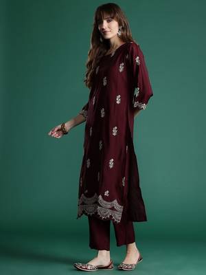 Floral Embroidered Sequinned Kurta With Trousers & Dupatta 6