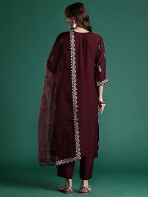Floral Embroidered Sequinned Kurta With Trousers & Dupatta 7