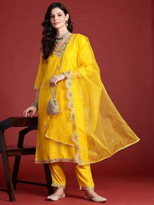 Ethnic Motifs Embroidered Sequinned Kurta With Trousers & Dupatta 1