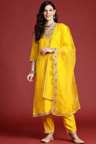 Ethnic Motifs Embroidered Sequinned Kurta With Trousers & Dupatta