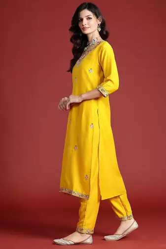 Ethnic Motifs Embroidered Sequinned Kurta With Trousers & Dupatta