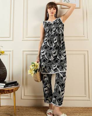 Women Floral Printed Regular Pure Cotton Kurta with Trousers 7