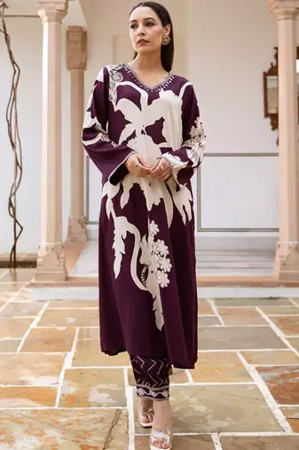 Women Floral Printed Regular Sequinned Kurta with Salwar