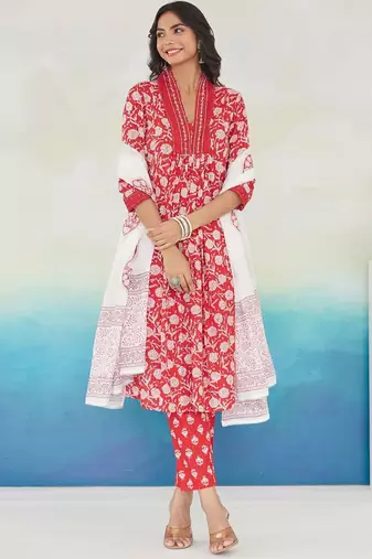 Women Floral Printed Pleated Beads and Stones Pure Cotton Kurta with Trousers & With Dupatta