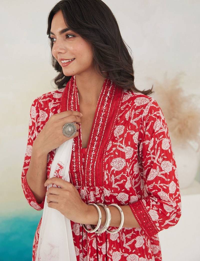 Women Floral Printed Pleated Beads and Stones Pure Cotton Kurta with Trousers & With Dupatta