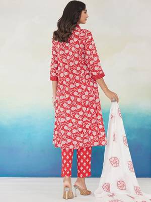 Women Floral Printed Pleated Beads and Stones Pure Cotton Kurta with Trousers & With Dupatta 6