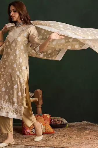 Women Regular Kurta with Trousers & With Dupatta