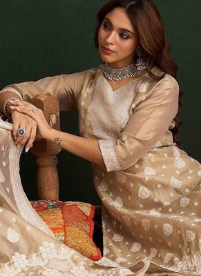 Women Regular Kurta with Trousers & With Dupatta 7