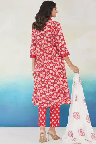 Floral Printed Pleated Beads and Stones Pure Cotton Kurta With Trousers & Dupatta